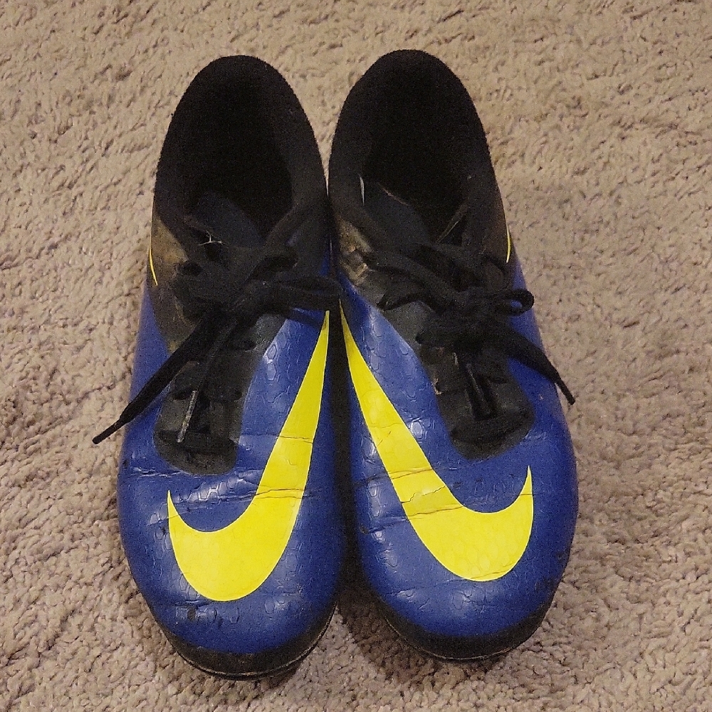 Nike Kids Black and Blue Sneakers with Yellow Swoosh